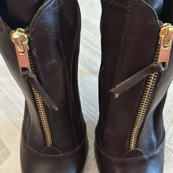 Charles By Charles David Dark Brown Ankle Boot Mixed Media Leather Front Zip - Picture 3 of 7